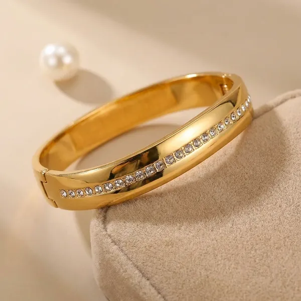 Sparkling_Crystal-Studded_Gold-Toned_Couple_Bangles