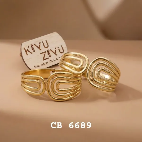Kiyu_Ziyu_Exclusive_Collection_Gold-Toned_Spiral_Design_Bangle_Set_(Cb_6689)