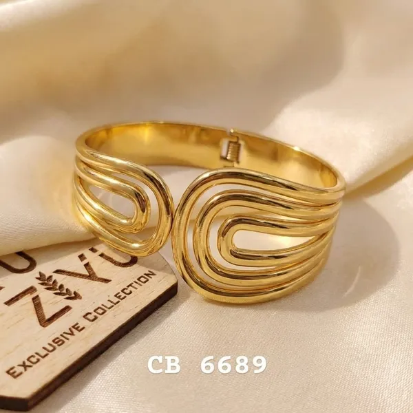 Kiyu_Ziyu_Exclusive_Collection_Gold-Toned_Spiral_Design_Bangle_Set_(Cb_6689)