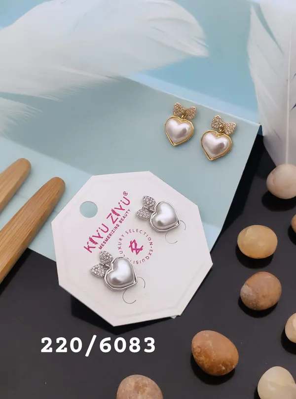 Heart_Shaped_Pearl_Earrings_With_Crystal_Bow_-_Set_Of_2_Pairs_(Gold_&_Silver_Tone)