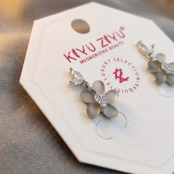 Floral_Crystal_Drop_Earrings_-_Gold_And_Silver_Combo