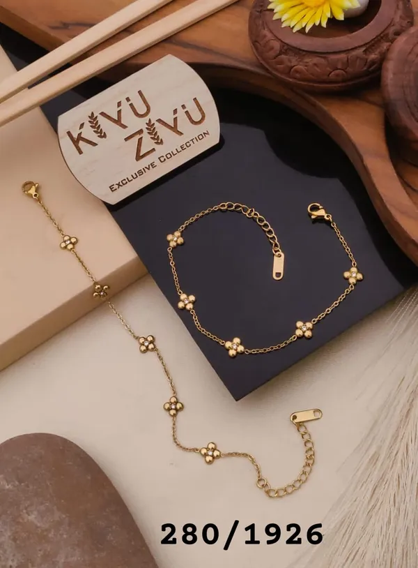 Kiyu_Ziyu_Exclusive_Collection_Golden_Floral_Charm_Bracelet_And_Anklet_Set