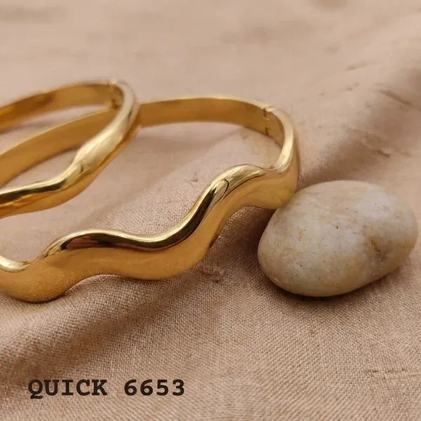 Kivu_Zinu_Exclusive_Collection_Gold-Tone_Wavy_Clip-On_Bracelets_-_Quick_6653