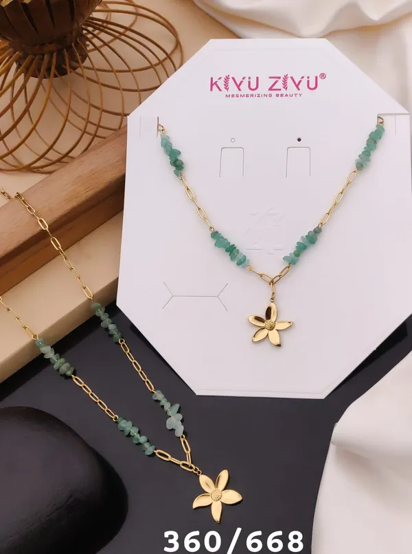 Kiyu_Ziyu_Gold-Toned_Floral_Pendant_Necklace_With_Green_Beads