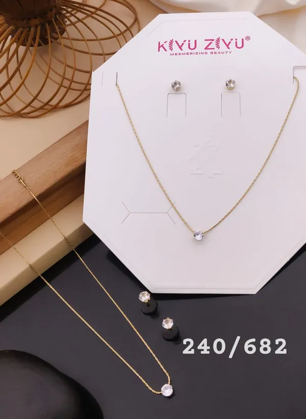 Kivu_Zivu_Solitaire_Crystal_Pendant_Necklace_And_Earrings_Set