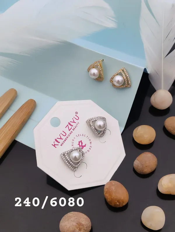 Elegant_Pearl_Triangle_Stud_Earrings_-_Gold_&_Silver_Toned