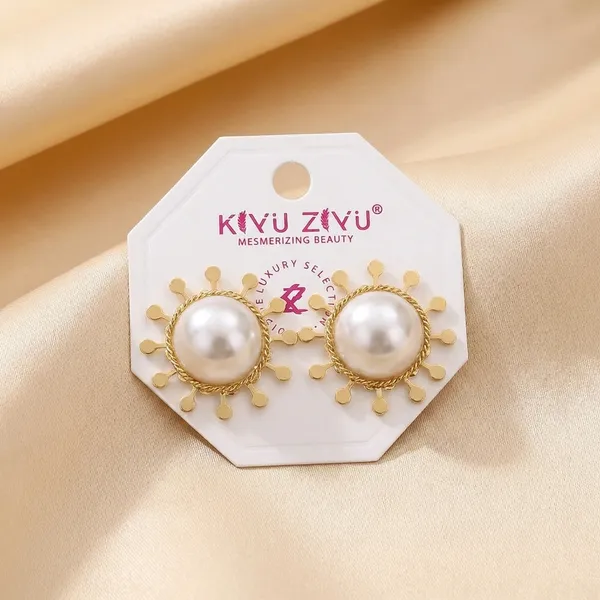 Elegant_Sun_Burst_Pearl_Stud_Earrings_-_Gold_Plated