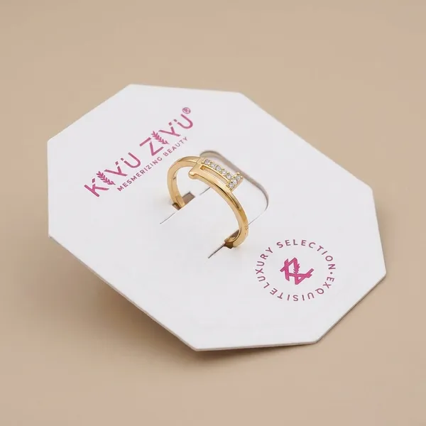 Elegant_Gold-Toned_Crystal_Ring_With_Adjustable_Design