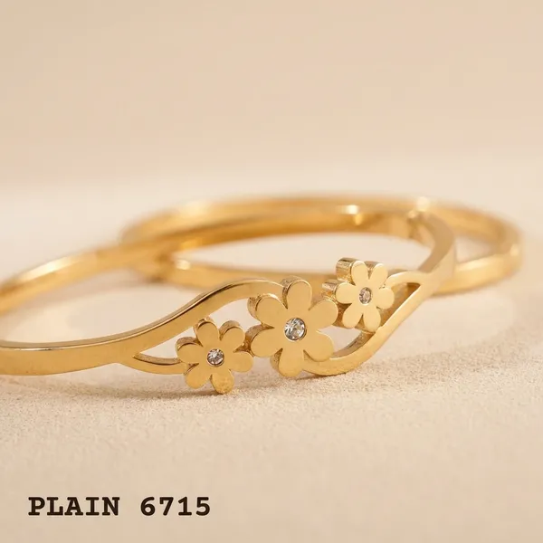 Kiyu_Ziyu_Exclusive_Collection_Gold-Toned_Floral_Bangle_Set_(Plain_6715)