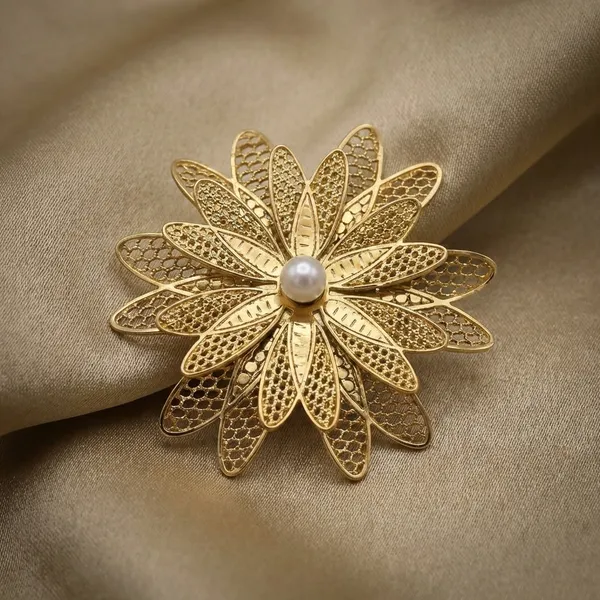 Golden_Filigree_Flower_Brooch_With_Pearl_Center