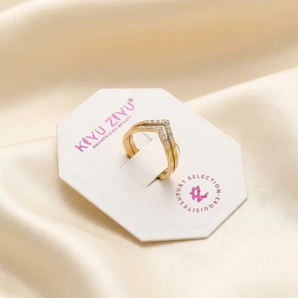 Gold-Plated_Crystal-Studded_Arrow_Ring_-_Kz/1811