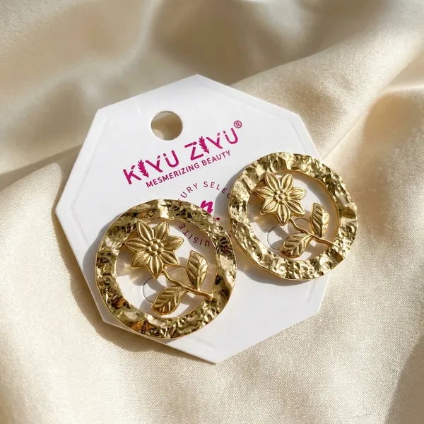 Gold-Toned_Floral_Circle_Stud_Earrings