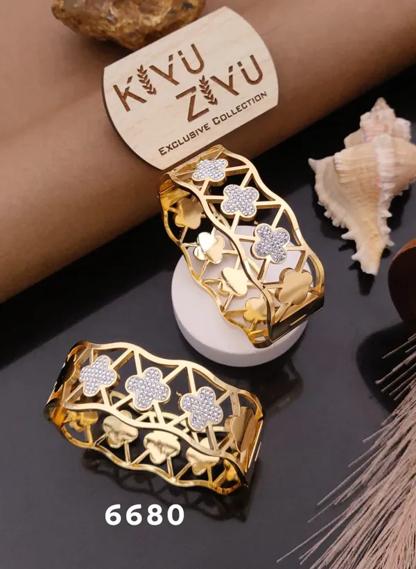 Kyuzu_Exclusive_Collection_Gold-Toned_Floral_Bangles_With_Crystal_Embellishments_(Set_Of_2)