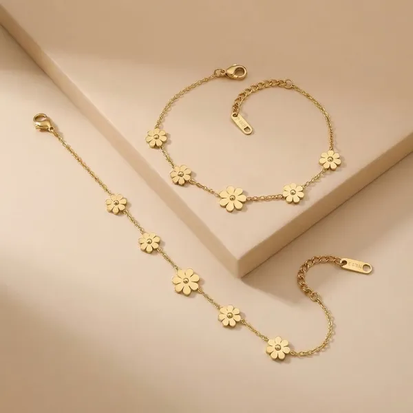 Daisy_Flower_Gold_Chain_Bracelet_Set_-_Exclusive_Collection