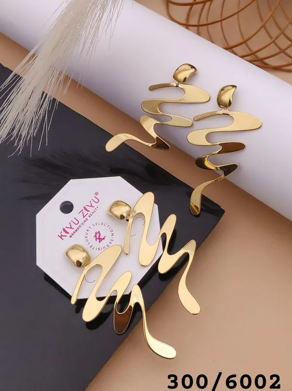 Gold-Toned_Abstract_Drip_Design_Statement_Earrings