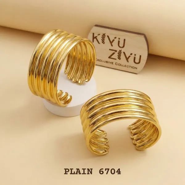 Kiyu_Ziyu_Exclusive_Collection_Gold-Tone_Multi-Layered_Cuff_Bracelet_-_Plain_6704