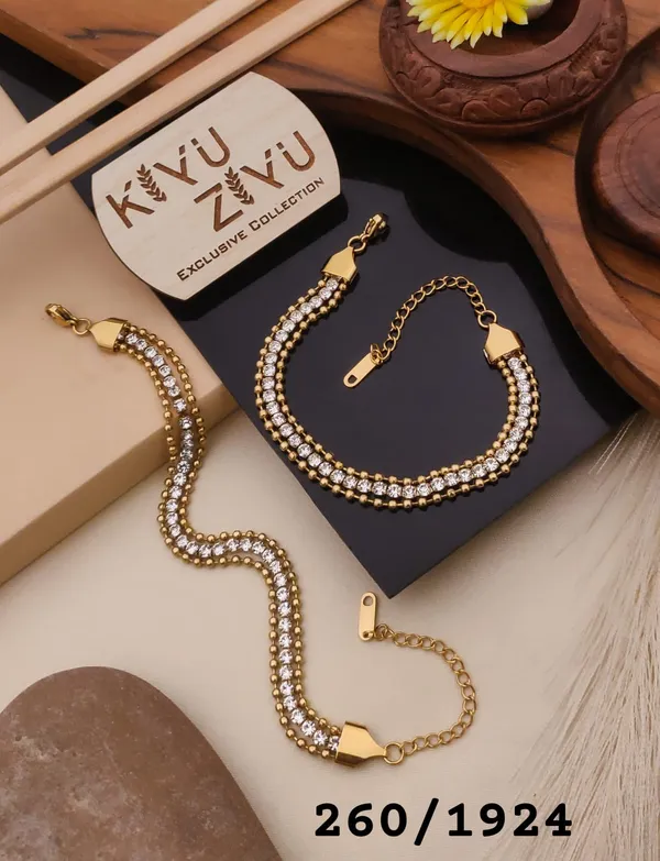 Kiyu_Ziyu_Exclusive_Collection_Gold-Tone_Crystal_Embellished_Bracelet_Set