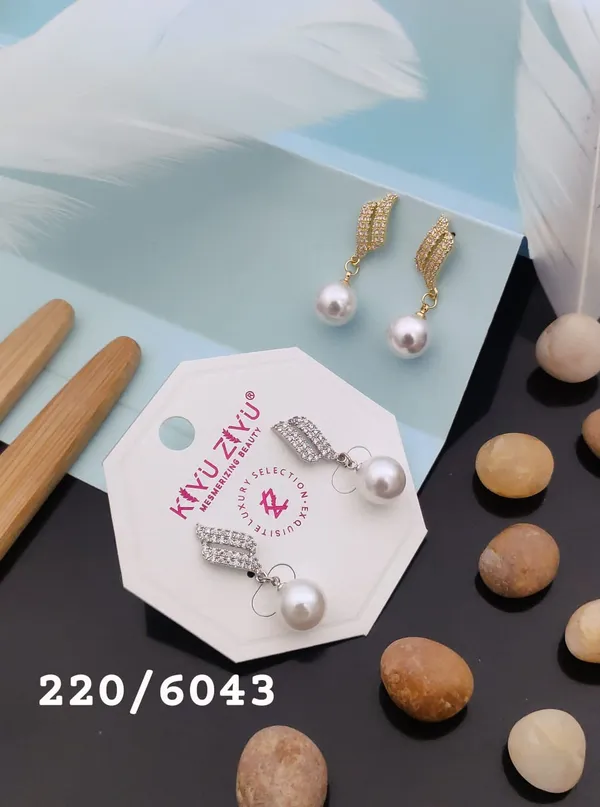 Elegant_Pearl_Drop_Earrings_Set_-_Gold_Textured_Studs_With_White_Pearl_Danglers