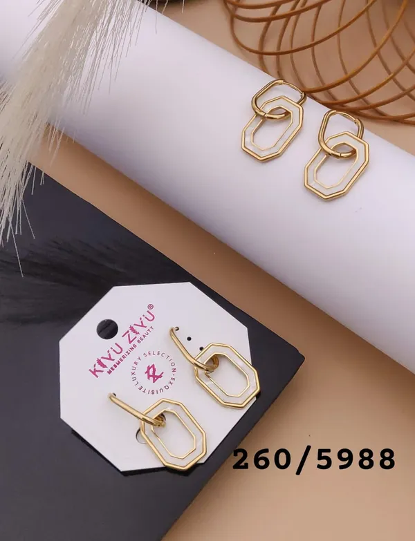 Gold-Plated_Geometric_Chain_Link_Earrings