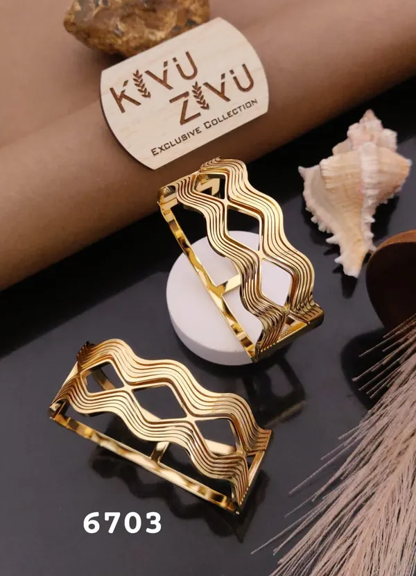 Elegant_Gold-Tone_Wavy_Cuff_Bracelet_Set_-_Kivu_Zivu_Exclusive_Collection_(Code:_6703)