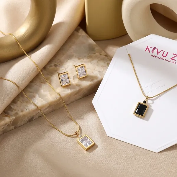 Elegant_Black_Stone_Pendant_Necklace_And_Earrings_Set_-_Gold_Plated_Fashion_Jewelry