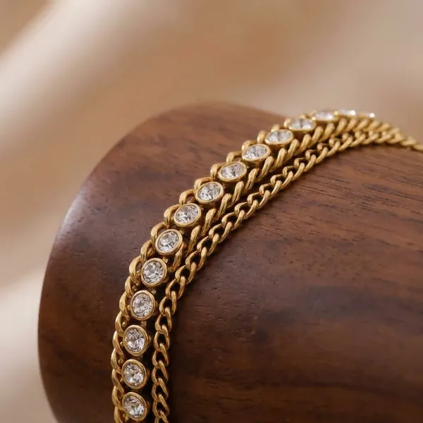 Elegant_Gold-Toned_Chain_Necklace_And_Bracelet_Set