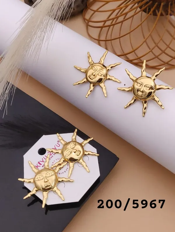 Golden_Sun_Face_Earrings_-_Vintage_Celestial_Stud_Earrings