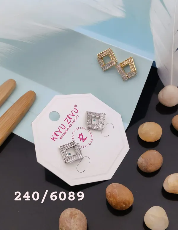 Elegant_Square_Crystal_Stud_Earrings_For_Women_-_Gold_And_Silver_Combo_Set