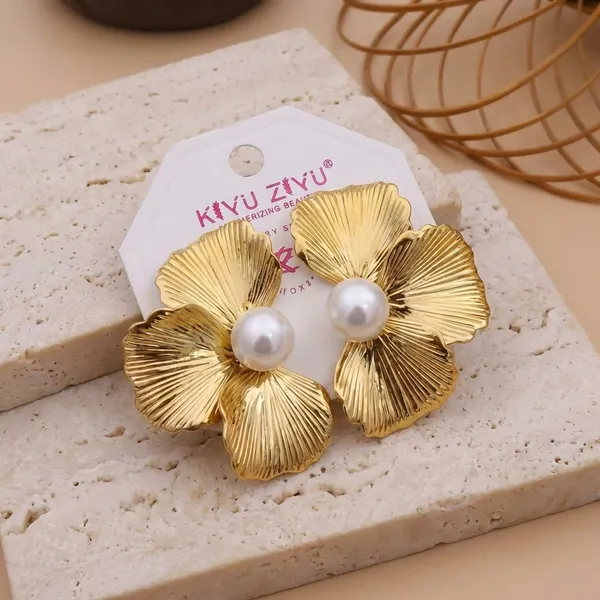 Gold_Tone_Floral_Earrings_With_Pearl_Accents