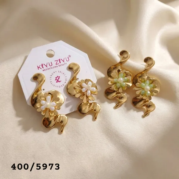 Gold-Toned_Floral_Earrings_With_Green_Center_Stone
