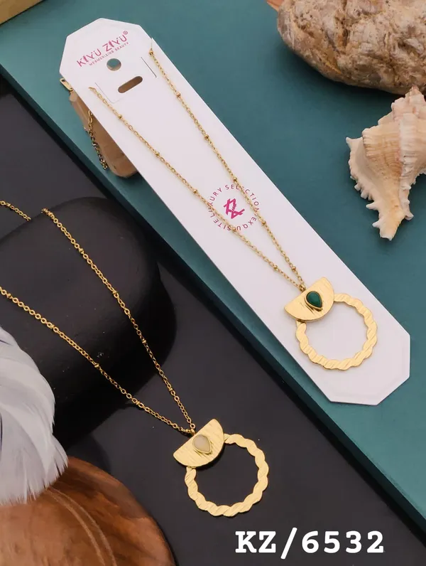 Golden_Mermaid_Pendant_Necklace_With_Green_Stone