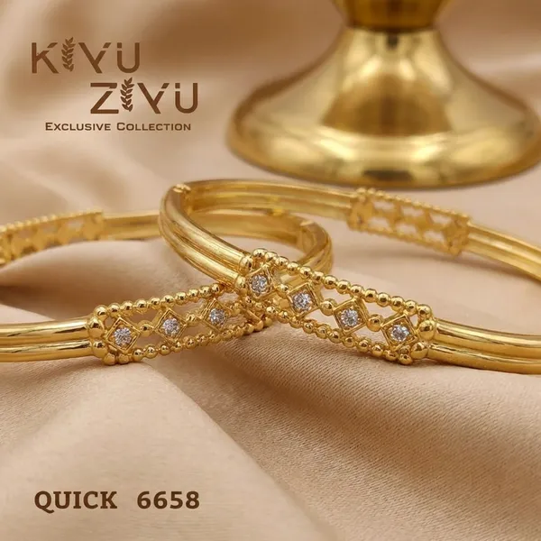 Kiyu_Zu_Exclusive_Collection_Gold-Toned_Bangle_Bracelets_With_Crystal_Embellishments