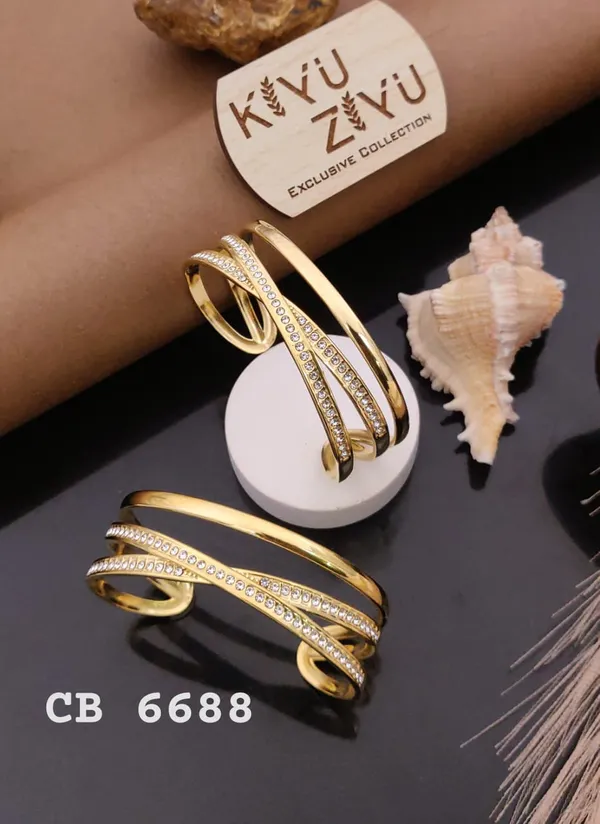 Ki'Yu_Zavi_Exclusive_Collection_Gold-Tone_Crystal_Bangle_Set_(Cb_6688)