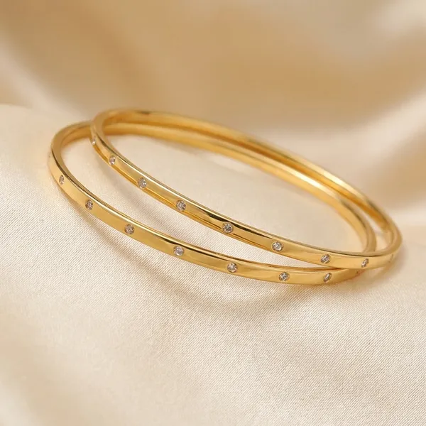 Exclusive_Collection_Plain_Gold_Bangle_Set_(Set_Of_2)