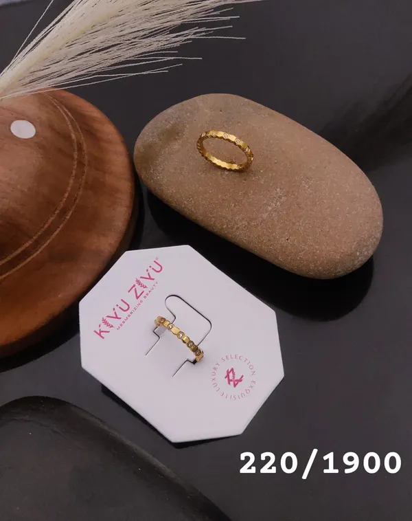 Hammered_Gold-Toned_Adjustable_Ring