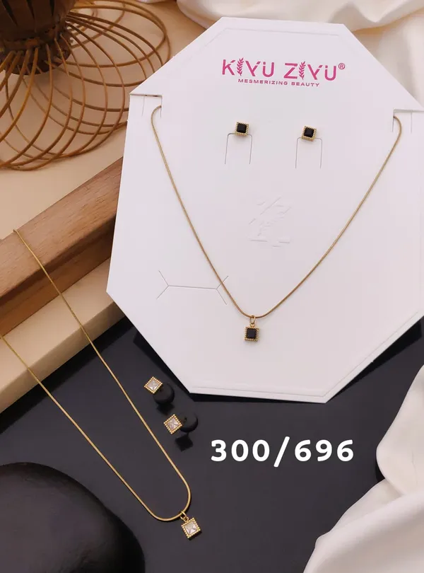 Elegant_Black_Stone_Pendant_Necklace_And_Earring_Set