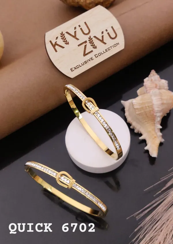 Kiyu_Ziyu_Exclusive_Collection_Gold-Toned_Bangle_Bracelet_Set_With_Crystal_Embellishments_-_Quick_6702