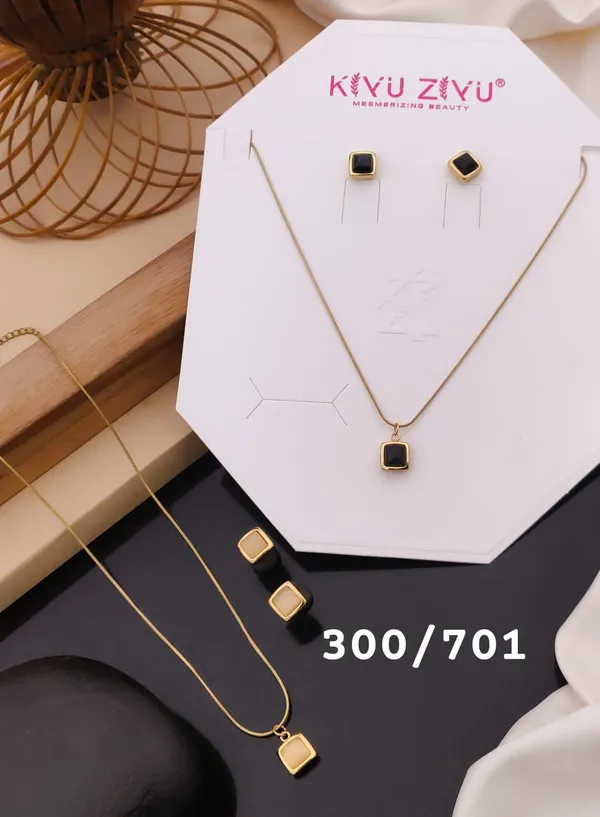 Elegant_Black_Stone_Pendant_Necklace_And_Earring_Set