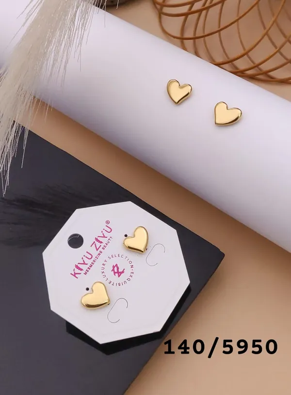 Gold_Heart_Stud_Earrings