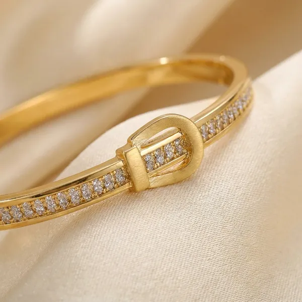 Kiyu_Ziyu_Exclusive_Collection_Gold-Toned_Bangle_Bracelet_Set_With_Crystal_Embellishments_-_Quick_6702