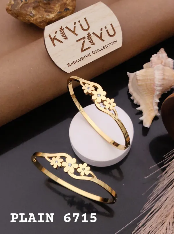 Kiyu_Ziyu_Exclusive_Collection_Gold-Toned_Floral_Bangle_Set_(Plain_6715)