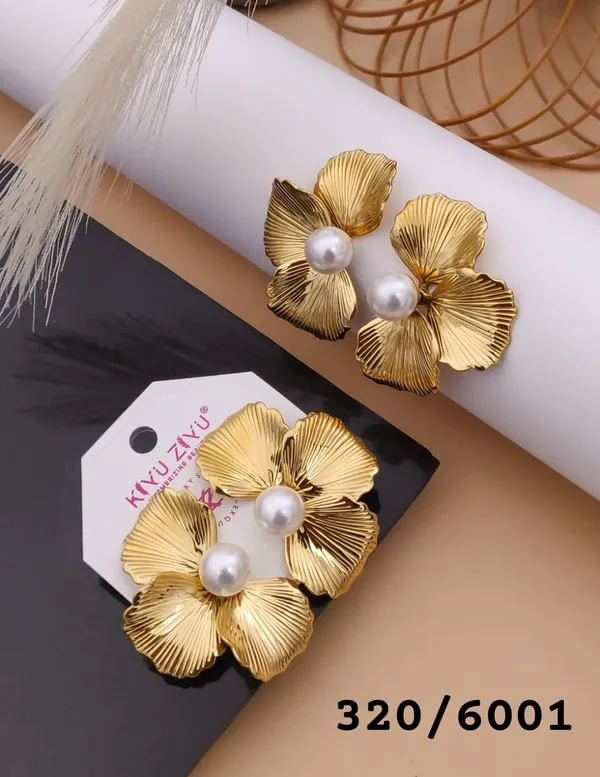 Gold_Tone_Floral_Earrings_With_Pearl_Accents