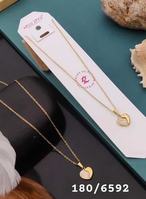 Heart-Shaped_Crystal_Pendant_Necklace_-_Gold_Plated_Chain