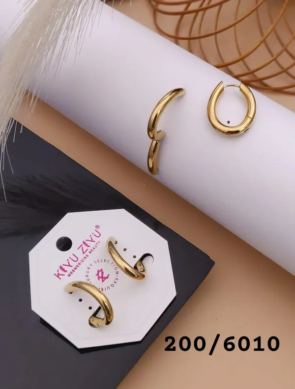 Gold-Toned_Chunky_Hoop_Earrings_For_Women