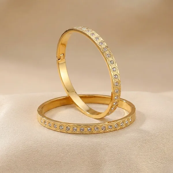 Kayu_Zayu_Exclusive_Gold-Tone_Crystal_Bracelet_Set