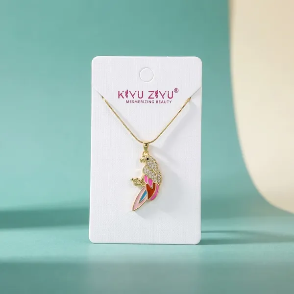 Sparkling_Parrot_Pendant_Necklace_With_Crystal_Embellishments