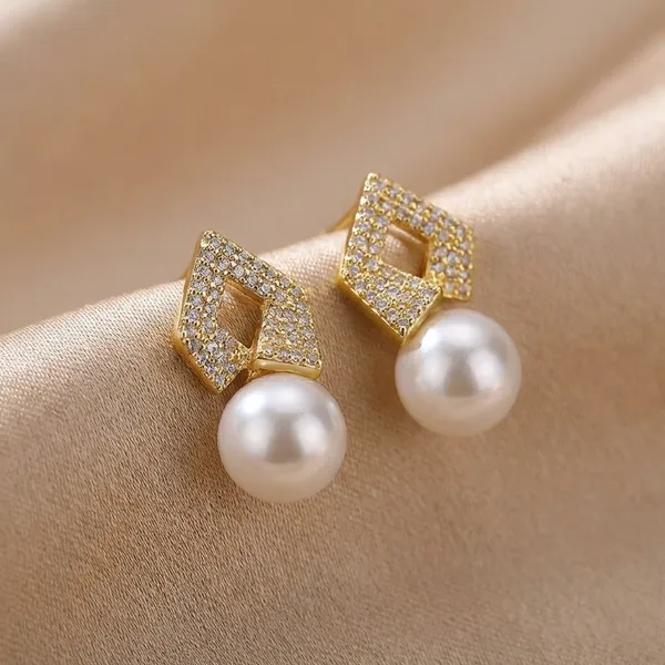 Elegant_Pearl_Drop_Earrings_With_Crystal_Geometric_Studs_-_Gold_&_Silver