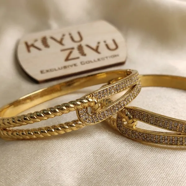Kku_Znu_Exclusive_Collection_Gold-Tone_Crystal_Snake_Bangle_Set