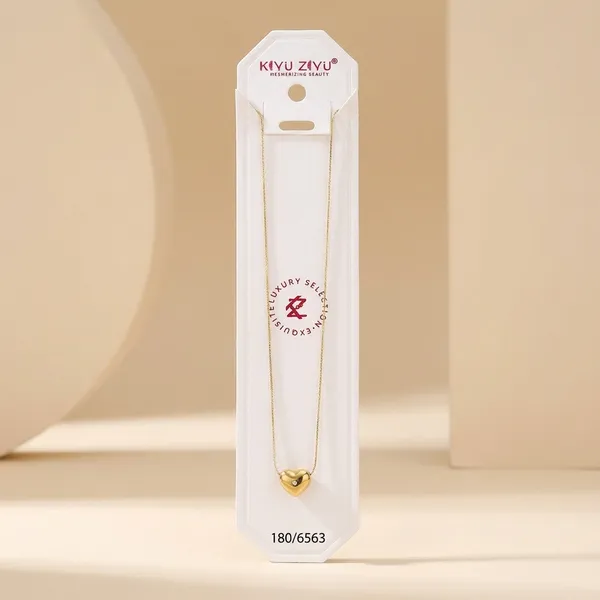 Elegant_Gold-Toned_Heart_Pendant_Necklace