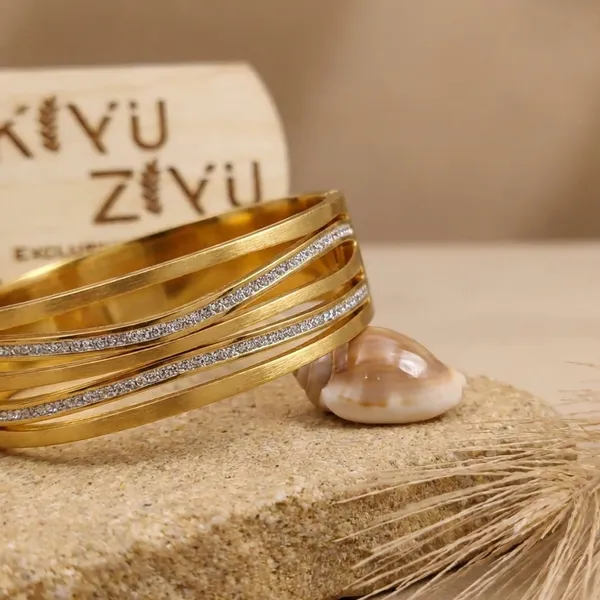 Kiyu_Ziyu_Exclusive_Collection_Gold-Toned_Bangle_Set_With_Crystal_Embellishments_(Model_6678)